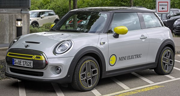 Най-надежден: Mini Electric (2020&ndash;2024) &ndash; 98,4%

Mini Electric е много надеждна кола, като само 5 процента от анкетираните са докладваните грешки. Всички проблеми са покрити от гаранциите, а електромобилите все още бяха годни за шофиране.
